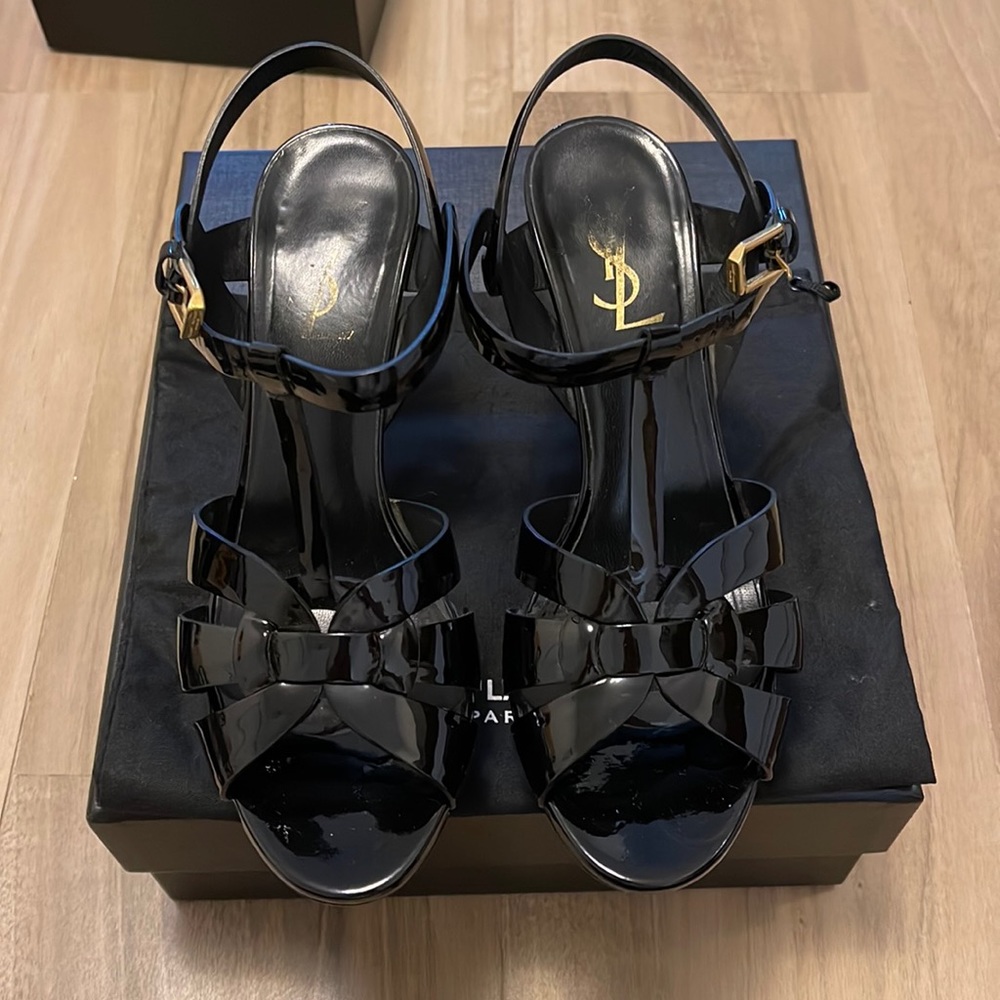 Saint Laurent pumps